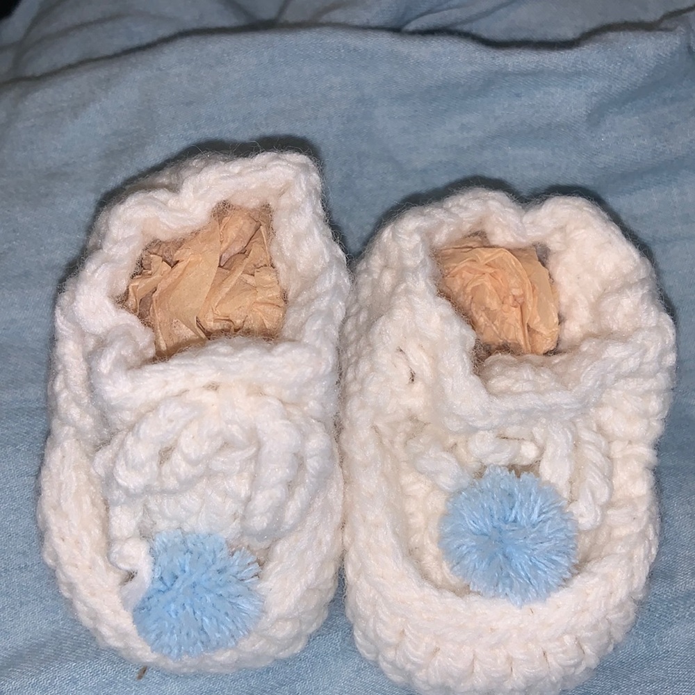 Handcrafted vintage baby booties white blue pompom